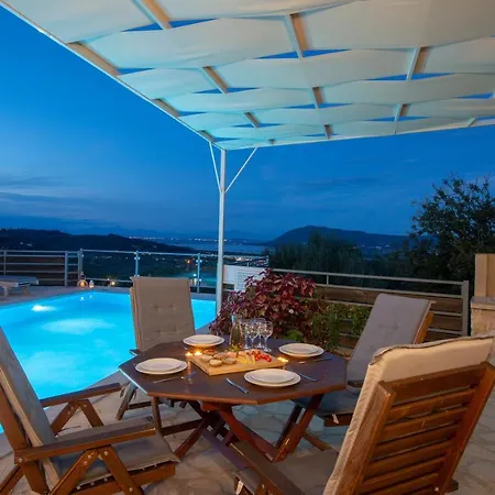 Villa Aloni Sea View *